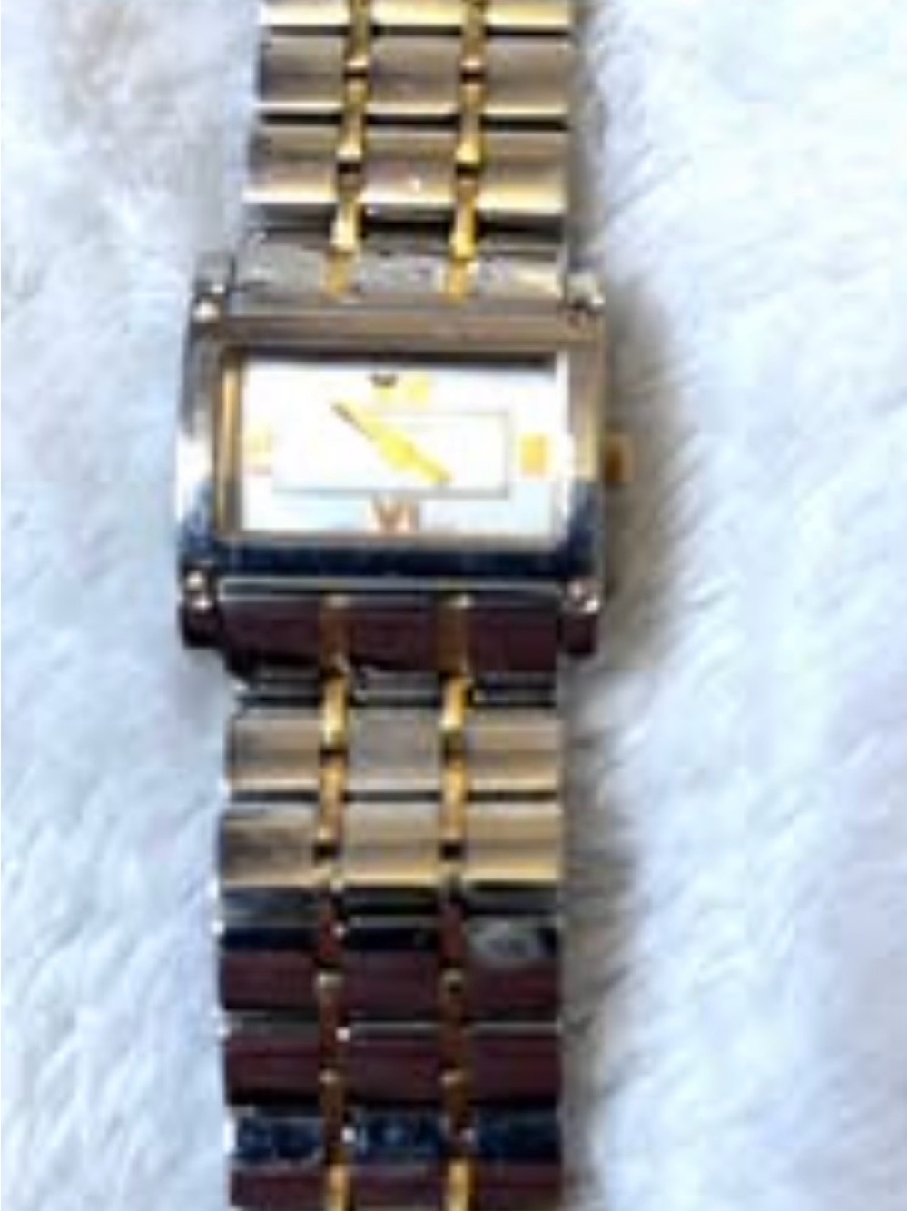Vintage Womenβs Ren Dino Dress Quartz Analog 2-tone Bracelet Watch - New Battery